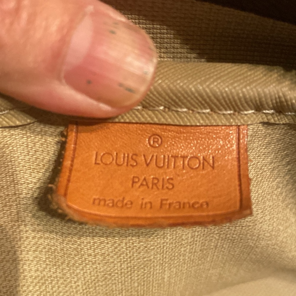 Authentic LV carry bag - Picture 7 of 10